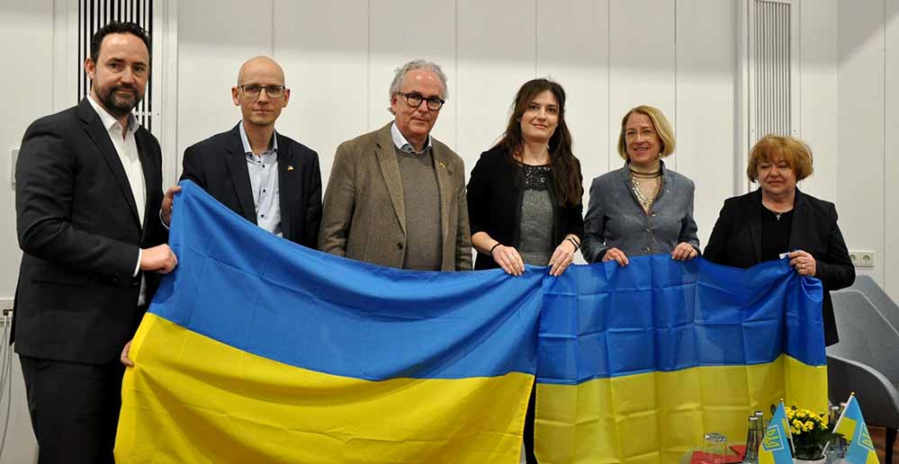 Auch als Zeichen der Solidarität mit der Ukraine diente der Besuch der Generalkonsulin in der Auslandsgesellschaft.