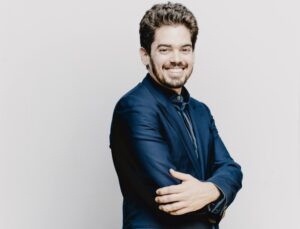 Konzerthaus-Exklusivkünstler Lahav Shani wird gemeinsam mit dem Israel Philharmonic OrchestraL spielen.