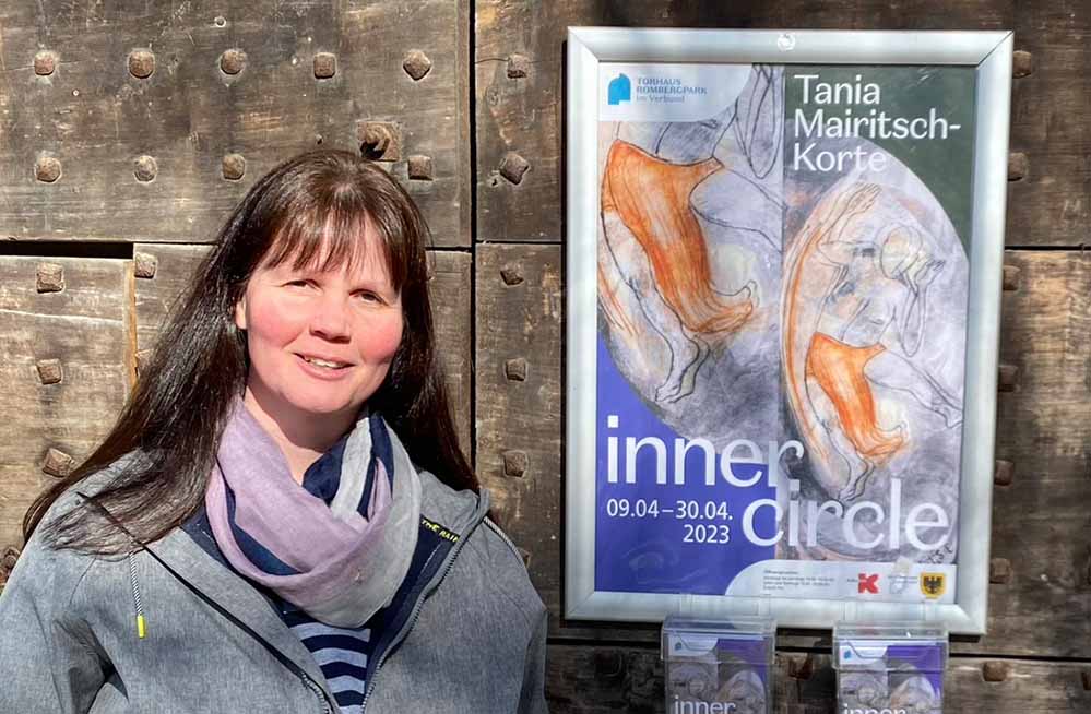 Tania Mairitsch-Korte arbeitet oft textbezogen. Oft stehen Gedichte und Kurzprosa am Anfang einer Serie.