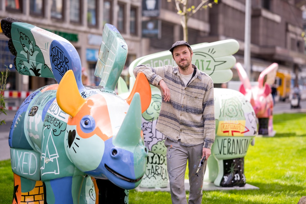 Der Dortmunder Künstler Oliver Mark hat die Nashörner gestaltet.