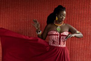  Die US-amerikanische Singer-Songwriterin Somi präsentiert eine jazzig-soulige Hommage an ihr Vorbild Miriam Makeba 