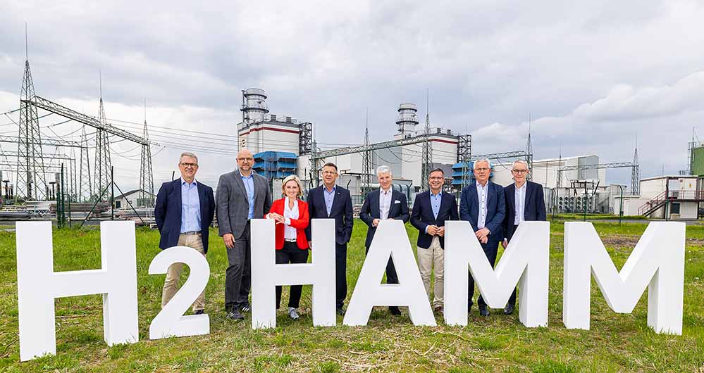 Klaus Horstick (GF Wasserstoffzentrum), Pascal Ledune (Wirtschaftsförderung Hamm), Heike Marzen (Wirtschaftsförderung Dortmund), DSW21-Chef Guntram Pehlke, Sven Becker (Trianel), Marc Herter (OB Hamm), Reinhard Bartsch und Jörg Hegemann (Stadtwerke Hamm).