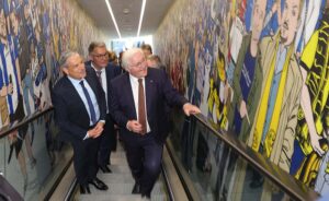 Manuel Neukirchner (Direktor Deutsches Fußballmuseum), Thomas Westphal (Oberbürgermeister Stadt Dortmund), Bundespräsident Frank-Walter Steinmeier.