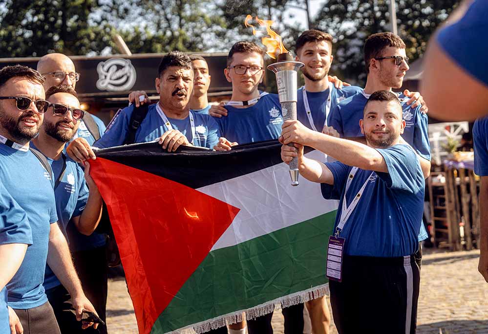 Eine Delegation aus Palästina trug die Fackel der Special Olympics auf das Eventgelände.