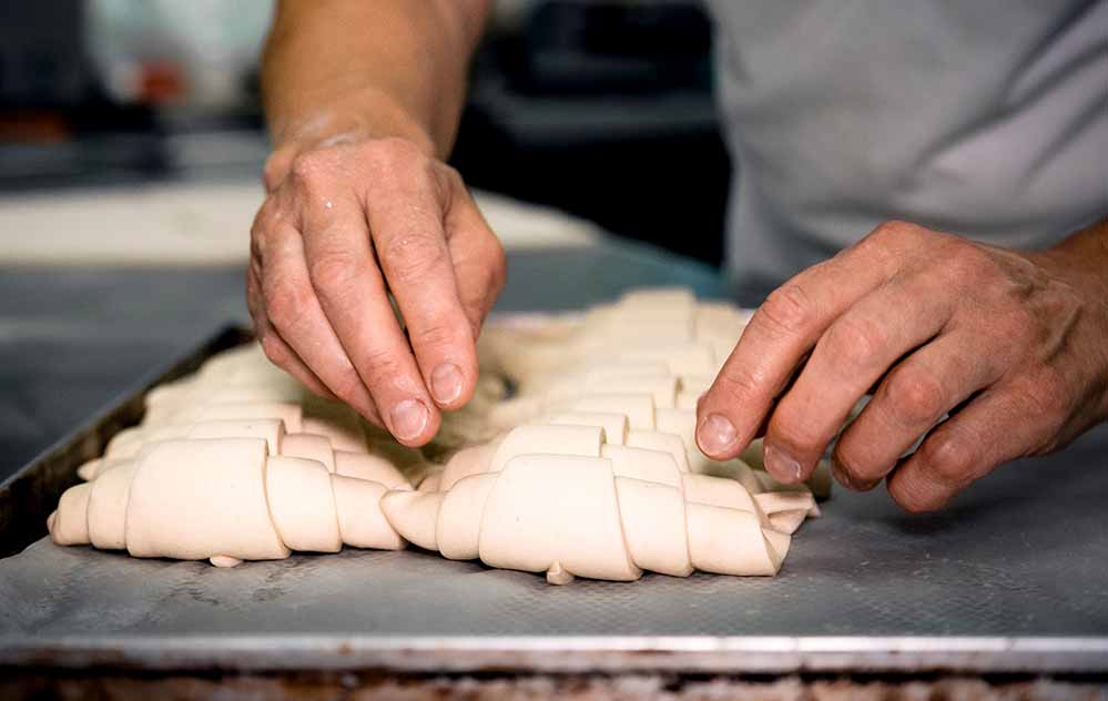 Die Zahl der Bäckerei-Azubis ist rapide nach unten gegangen: In den 29 Bäckereien und 40 Verkaufsfilialen in Dortmund gab es im Herbst 2022 noch 115 Auszubildende. Im Herbst 2013 waren es noch 174 Azubis.