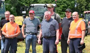 Jürgen Hundorf (hinten links) und das Team vom Grünflächenamt der Stadt Dortmund.