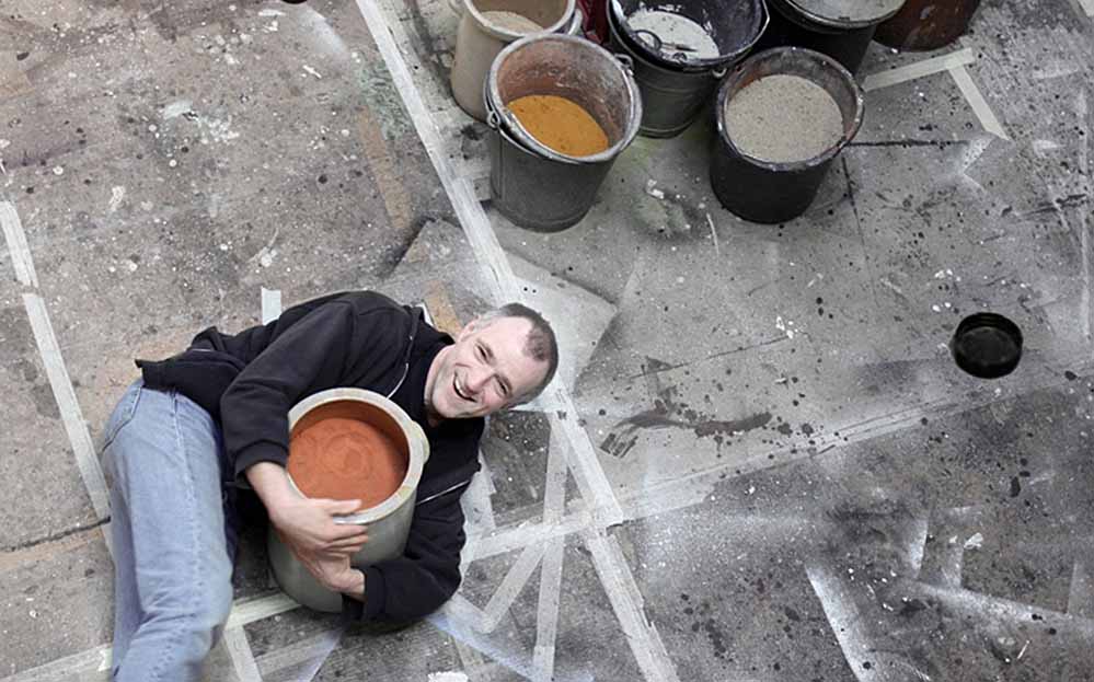 Der Künstler Jo Scholar in seinem Atelier. (Foto: Privat)