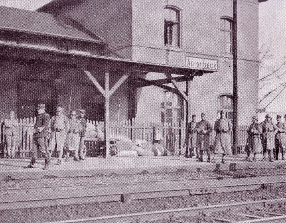 Französische Soldaten und Zollbeamte am Bahnhof Aplerbeck