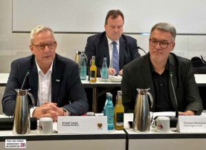 Polizeipräsident Gregor Lange, Ordnungsdezernent Norbert Dahmen und OB Thomas Westphal stellten die Kooperation vor.