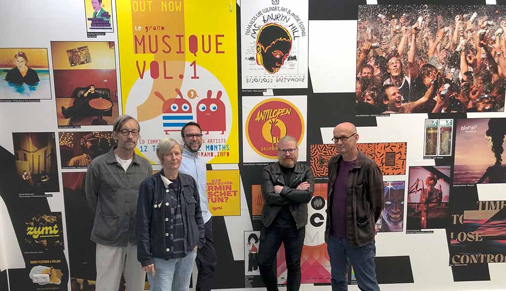 Gruppenfoto (v.li.): Marc Röbbecke, Reinhild Kuhn und Christian Weyers (Stabsstelle Dortmund Kreativ), Stefan Hackländer (Rock Hard) und Wolfgang Kienast (DJ und Eröffnungsredner).