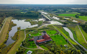 Teilweise wurde bereits eine neue Trasse für den Fluss modelliert und der alte Lauf verfüllt.