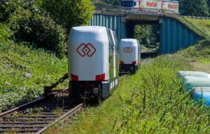 Die Monocab-Versuche laufen schon auf der historischen eingleisigen Eisenbahnstrecke zwischen Lemgo und Extertal.