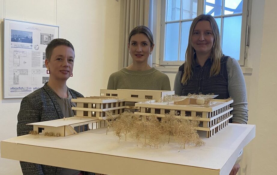 Isolde Parussel, Leiterin des Hoesch-Museums, Linda Zimmer, Teamleitung Technische Projektentwicklung und Daniela Lüllmann, Projektleitung Projektentwicklung und -controlling vom Fachbereich Liegenschaften der Stadt Dortmund (v.li.)