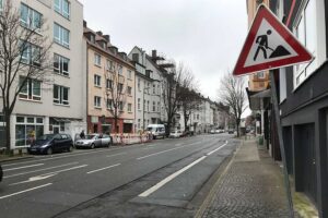Die Umbauplanungen für die Saarlandstraße stoßen bei den Fahrradaktivist:innen auf Kritik.