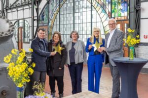 v.l. Horst Fischer, Geschäftsführer der IGA Metropole Ruhr 2027, Dr. Anne Kugler-Mühlhofer, Leiterin des LWL-Museums Zeche Zollern, Christa Becker-Lettow, Mitglied des Aufsichtsrats der IGA, Dr. Barbara Rüschoff-Parzinger, Kulturdezernentin des Landschaftsverbandes Westfalen-Lippe und Garrelt Duin, Regionaldirektor des Regionalverbandes Ruhr.