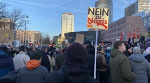 Nachdem die Journalist:innen von Correctiv die Remigrationspläne der Rechten offenlegten, gingen in ganz Deutschland Tausende Menschen auf die Straßen. Auch in Dortmund setzten rund 30.000 Menschen ein Zeichen gegen Rechts.