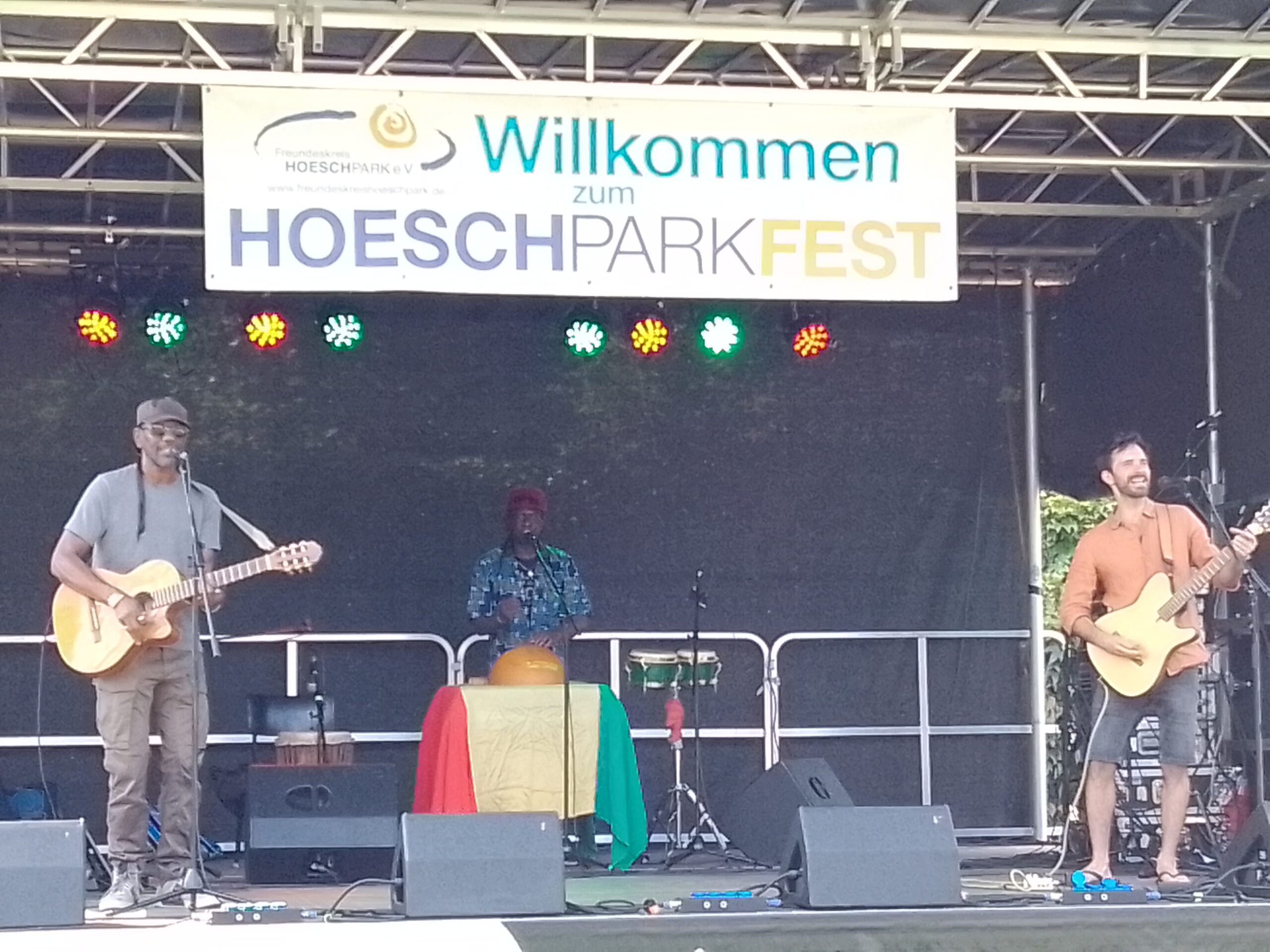 Auftritt der Band „A'je“.