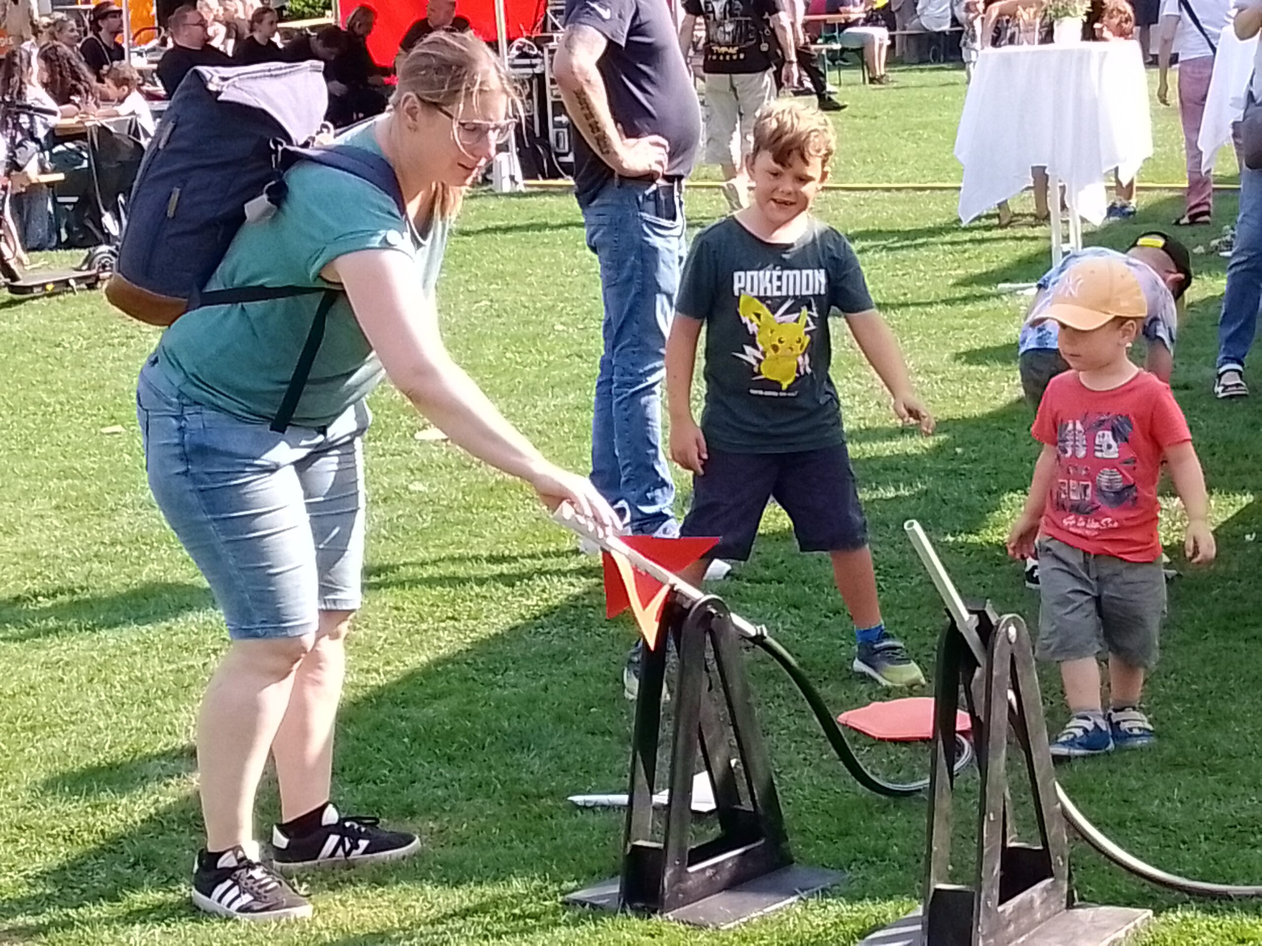 Wasserflaschen-Raketen sorgten für wissenschaftlichen Spielspaß.
