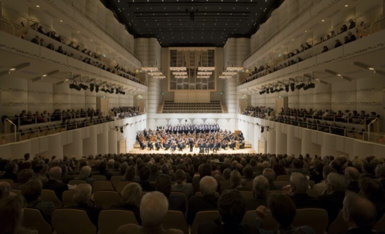 Blick in den Saal