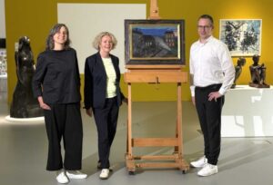 Gruppenbild der Vertreter:innen des Museum Ostwall mit Gemälde
