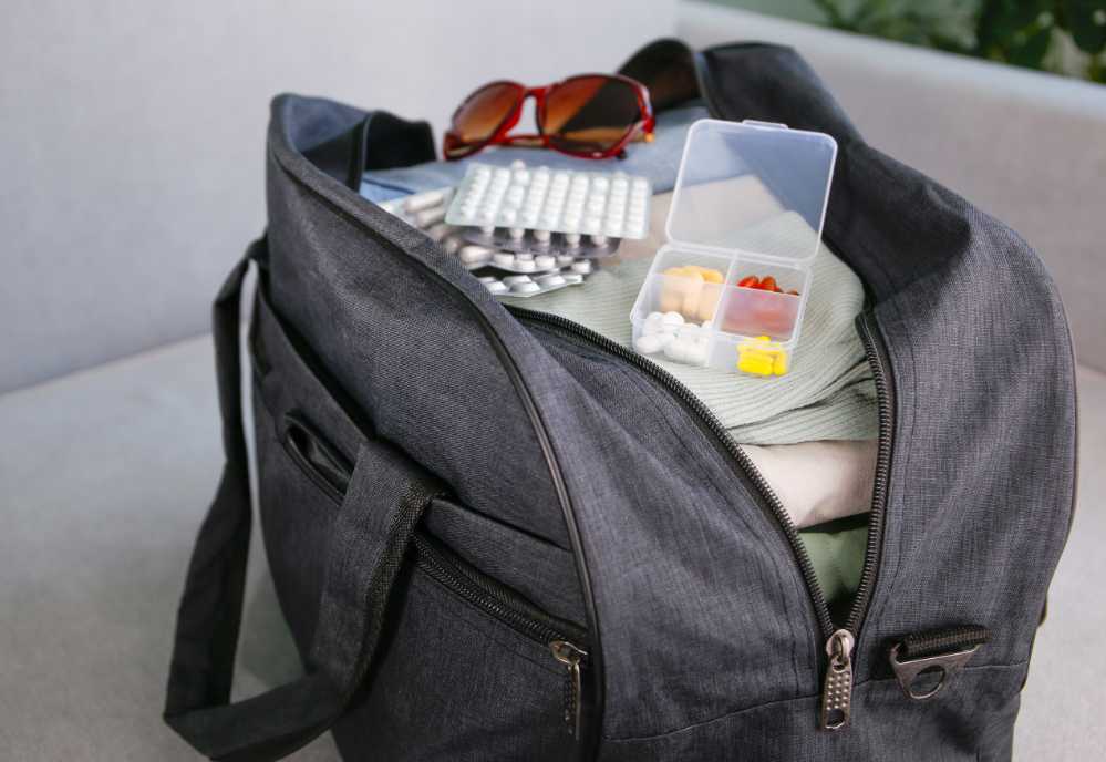 Eine-Checkliste-rechtzeitig-vor-Reiseantritt-zu-erstellen-ist-hilfreich-SERVICE-Entspannt-in-den-Sommerurlaub-aber-bitte-mit-einer-gut-sortierten-Reiseapotheke