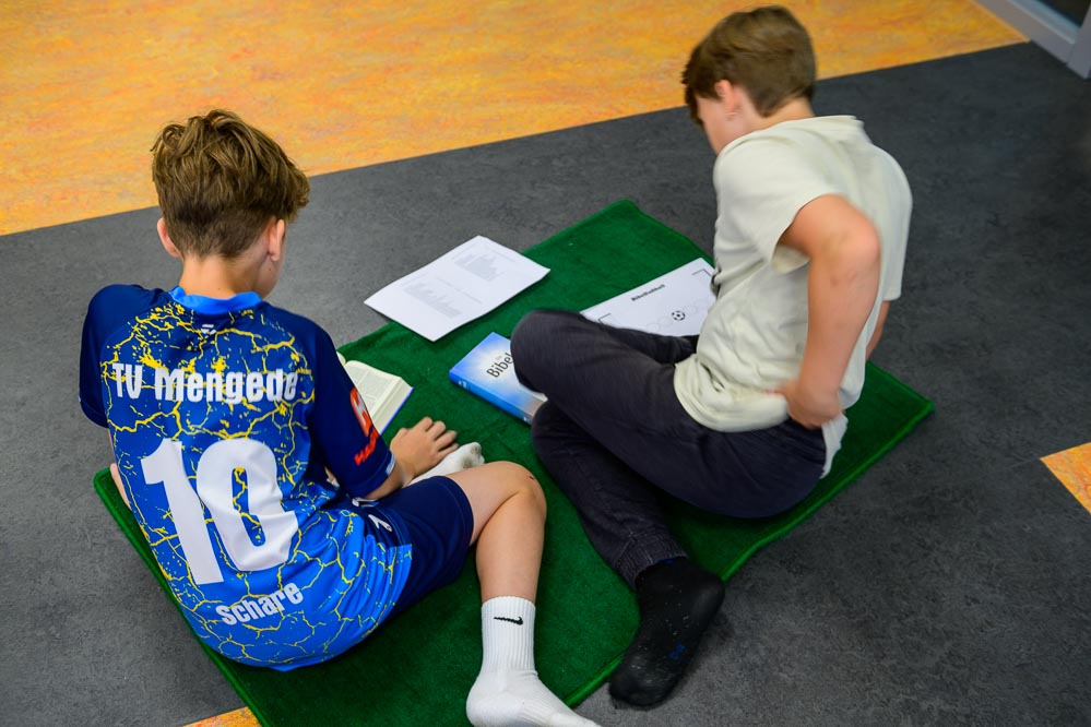 Lernen auf der Montessori Matte