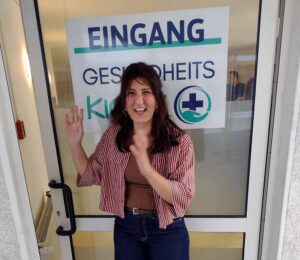 Begrüßung vor der Tür