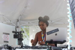 DJ Cenique auf der Blaubeer-Bühne