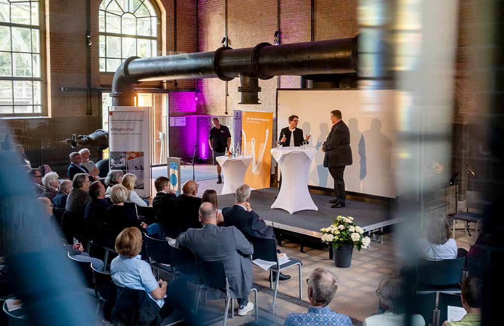 Blick in den Saal