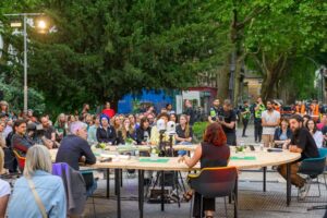 Bild zeigt den runden Tisch beim Format Pentagon am Nordmarkt in Dortmund