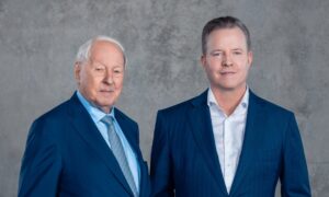 Wilo-Gründer Dr.-Ing. E. h. Jochen Opländer mit seinem CEO Oliver Hermes