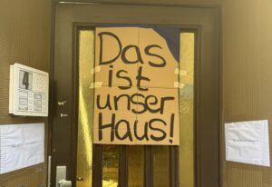 Chemnitzerstraße Plakat vor der Haustür