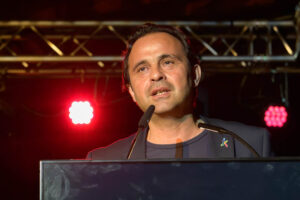 Bild zeigt Levent Arslan, Leiter Dietrich Keuning Haus bei seinem Grußwort