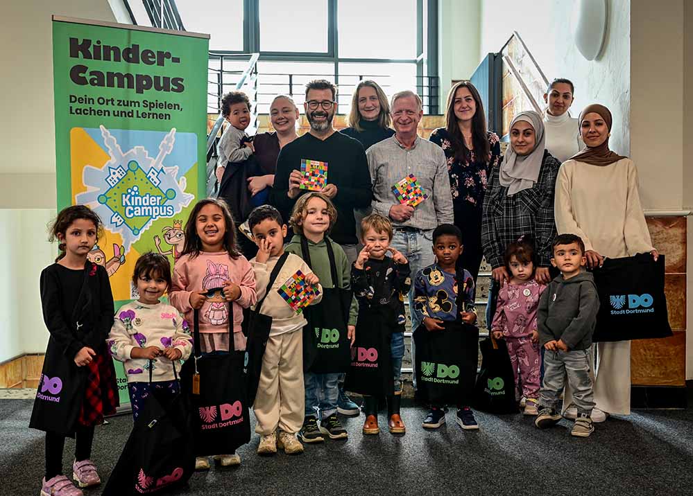 Rundum zufriedene Gesichter: Gestern gab es Lesetüten für die neuen Kita-Kinder am Projekt KinderCampus.
