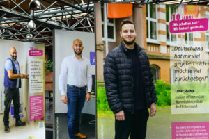 Bild zeigt Teile der Ausstellung "Zehn Jahre - wir haben es geschafft"