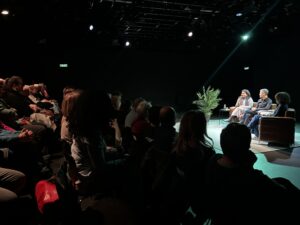 Blick in den Saal.
