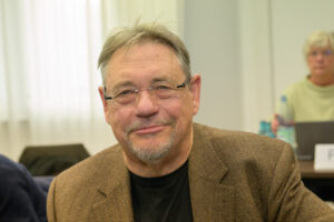 Bild zeigt Heinz Henkemeier, Bezirksbürgermeister SPD von 1989-1994