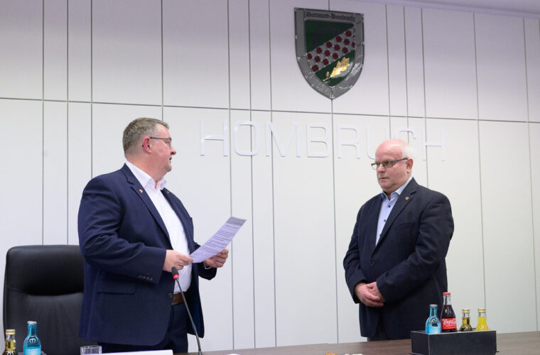 Bild zeigt die Verpflichtung des Bezirksbürgermeisters Schultebraucks