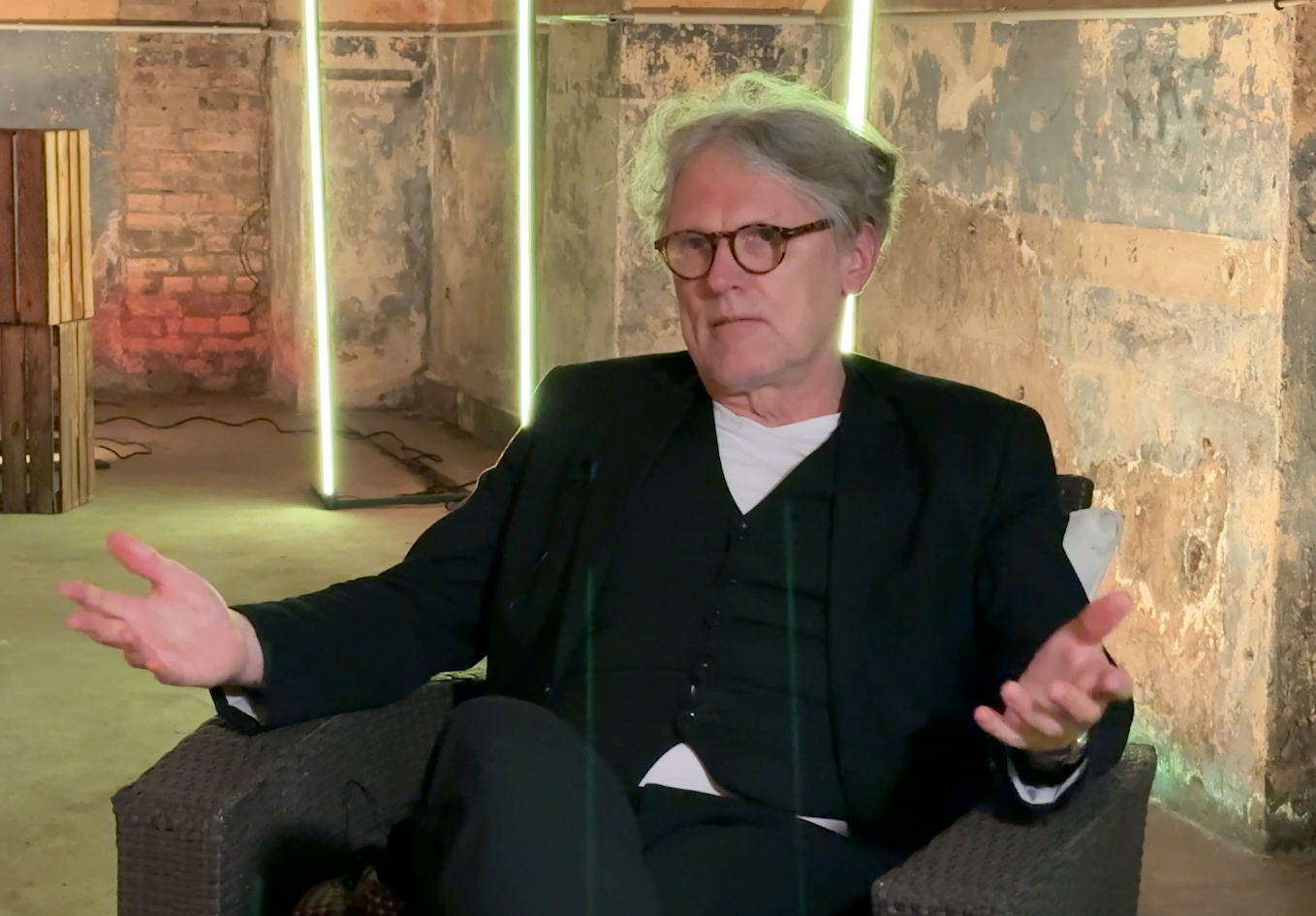 Das-Ruhrgebiet-als-experimentierfreudiger-Lebensraum-Systemfehler-Podcast-Wie-blickt-die-Philosophie-auf-die-Zukunft-des-Ruhrgebiets-Herr-Trawny-