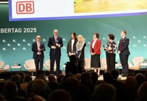 Blick auf die Bühne bei der Preisverleihung