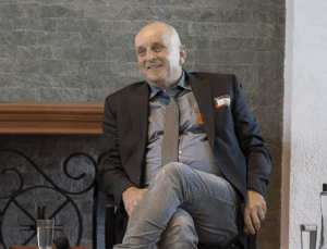 Portrait von Christian Petlalski auf dem Podium.