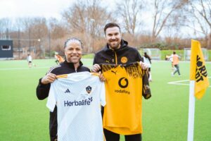 Cobi Jones und Kevin Großkreutz