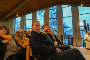 Hans-Joachim Watzke beim Gottesdienst.