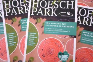 Eine Sportanlage mit Geräten