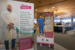 Ausstellung "10 Jahre wir schaffen das" in der Zentralbibliothek