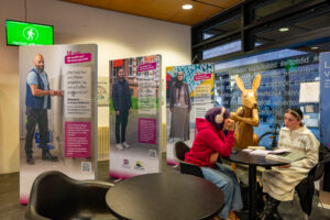 Ausstellung "10 Jahre wir schaffen das" in der Zentralbibliothek