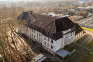 Außenansicht der Schule