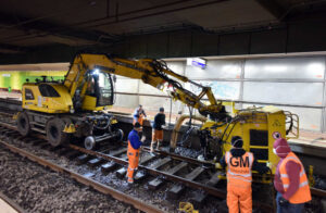 Blick auf arbeiten an den Bahngleisen