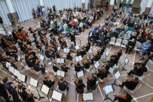 Menschen beim musizieren