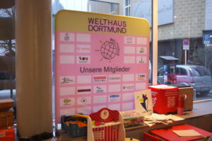 Blick aus dem Fenster auf die Straße Rosenthal.